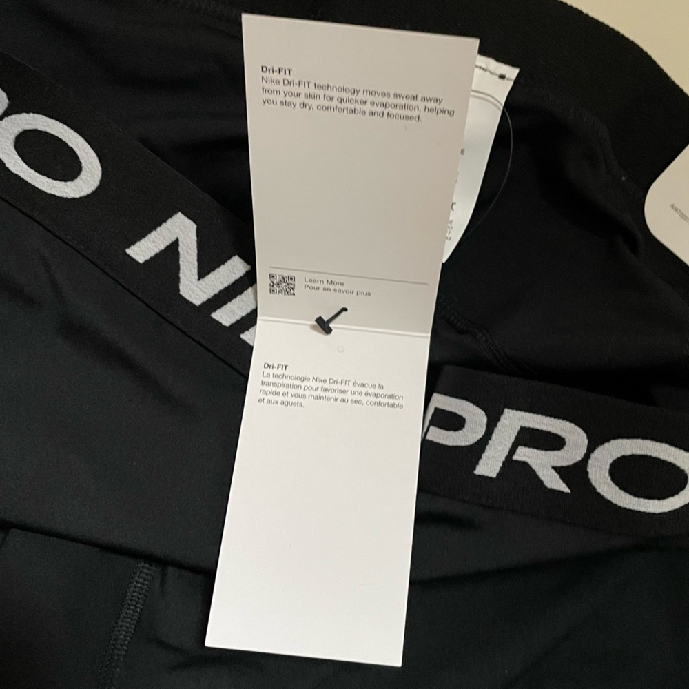 NWT Nike Pro 365 Women's High-Waisted 7" Shorts Size Large 12-14 Black Sport Gym - Picture 6 of 7
